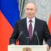 Путин призвал укреплять позиции русского языка