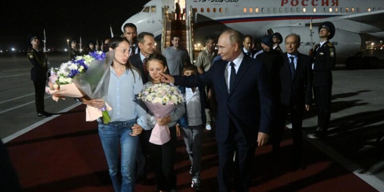 Разведчица Дульцева расплакалась, узнав о награждении орденом