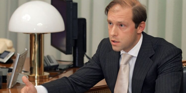 Россия будет учитывать поставку техники Renault на Украину, заявил Мантуров