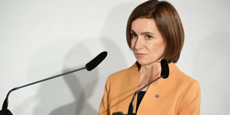 Санду не руководит Молдавией самостоятельно, заявил Филат