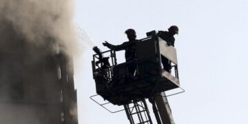 СМИ: ЦАХАЛ нанесла удары по двум иранским ядерным объектам