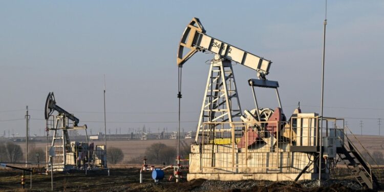 СМИ: цена на нефть резко выросла на фоне ударов США по Ирану