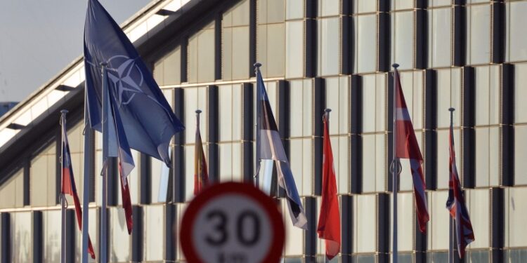 СМИ: НАТО может включить расходы на помощь Киеву в затраты на оборону