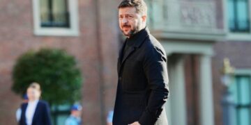 СМИ заметили неожиданную деталь в поведении Зеленского на саммите НАТО