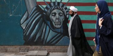 США нарочно сорвали переговоры с Ираном, заявил американский ученый