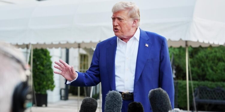 Трамп обвинил CNN и NYT в попытке дискредитации ударов США по Ирану