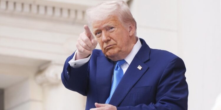 Трамп стал активнее в социальных сетях, пишет Washington Post