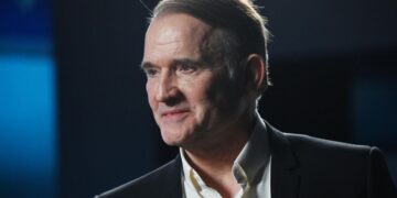 У Зеленского нет смелости признать гибель солдат ВСУ, заявил Медведчук