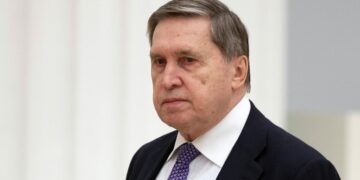 Ушаков не исключил, что Путин и Трамп встретятся без подготовки