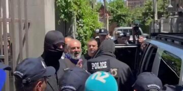 В Армении вместе с архиепископом задержали еще двух человек