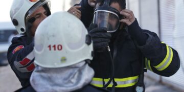 В центре Антальи вспыхнул пожар в гостинице