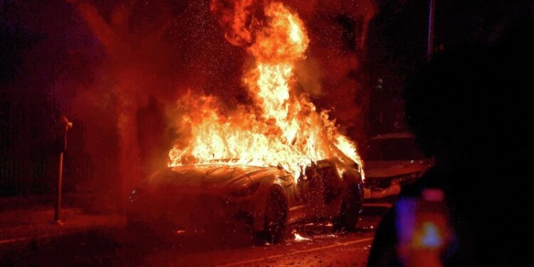 В центре Лос-Анджелеса ввели комендантский час