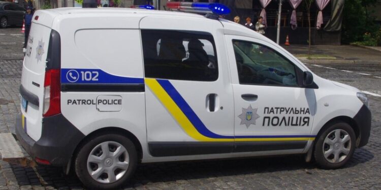 В Харьковской области мужчина побил палкой сотрудника военкомата