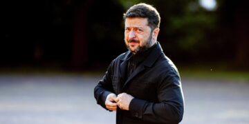 «В тюрьму». Поляки впали в ярость из-за наряда Зеленского на саммите НАТО