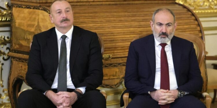 Алиев и Пашинян начали переговоры