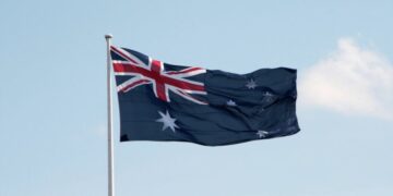 Австралия закупит американские ракеты средней дальности