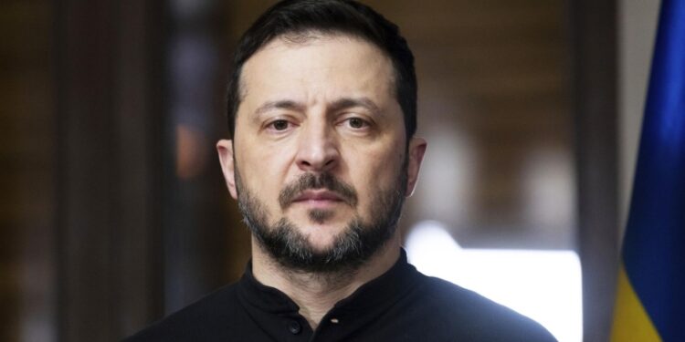 «Два хозяина»: план Зеленского по захвату власти вызвал омерзение в США