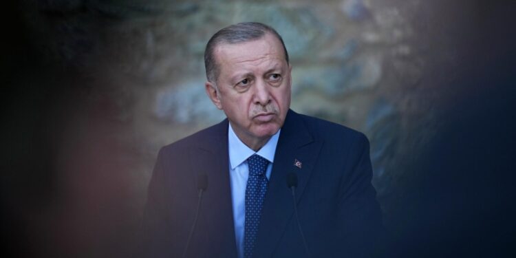 Эрдоган обвинил турецкую оппозицию в попытке оправдать преступников