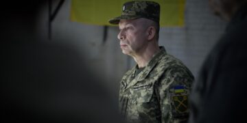 Главком ВСУ посмеялся над предположениями об отставке, пишет WP