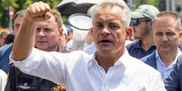 Греция выдала ордер на арест олигарха Плахотнюка