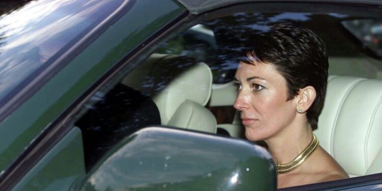 Конгрессмен призвал обеспечить безопасность сообщнице Эпштейна