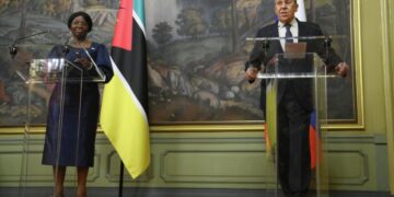 Лавров обсудил с главой МИД Мозамбика ситуацию вокруг Украины
