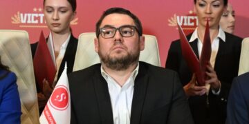 Лидеру партии «Шанс» стало плохо во время попытки задержания в Кишиневе