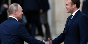 Макрон высказался о разговоре с Путиным