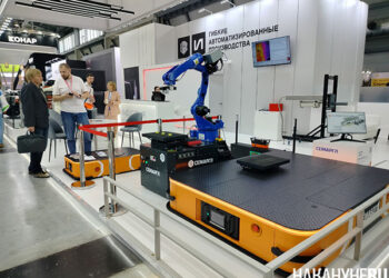 На «Иннопроме» презентовали мобильного робота для транспортировки грузов «Сёмабот»