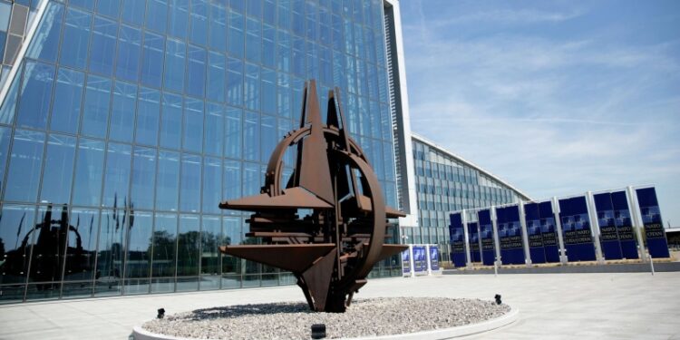 «Наступить на горло России»: в США сделали радикальное заявление по НАТО