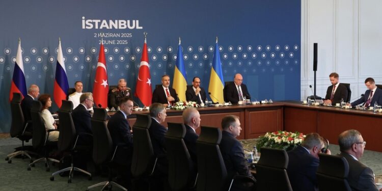 Новый раунд переговоров России и Украины пройдет в условиях аномальной жары