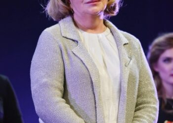 Ольга Остроумова об уходе со сцены, ссоре с Домогаровым, пластике и внуках