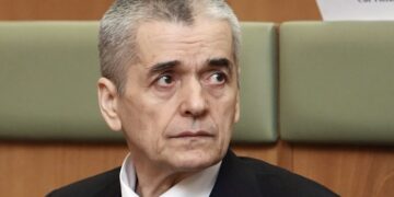 Онищенко призвал не бояться сибирской язвы при поездках в Казахстан