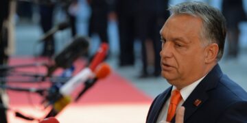 Орбан назвал план ЕС победить Россию на поле боя безумным