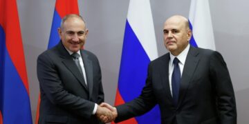 Оверчук оценил встречу Мишустина и Пашиняна