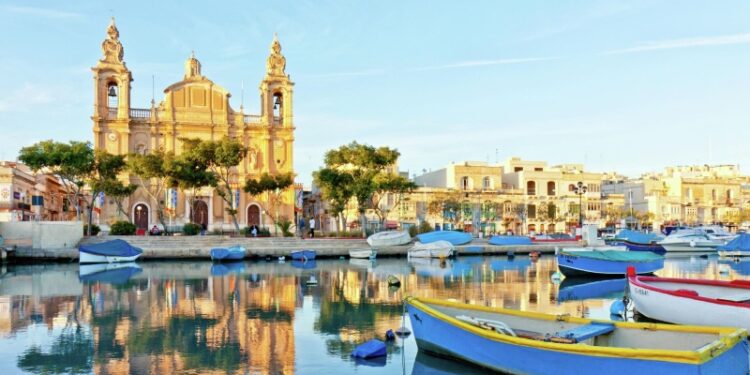 Посольство Мальты в России практически не выдает туристические визы