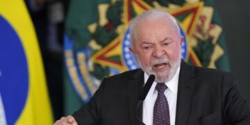 Президент Бразилии осудил критику Трампа в адрес БРИКС