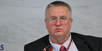 Россия обеспокоена решениями Армении в контексте ЕАЭС, заявил Оверчук