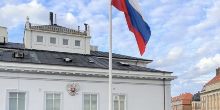 Российские дипломаты в Дании подвергаются запугиванию, заявил посол