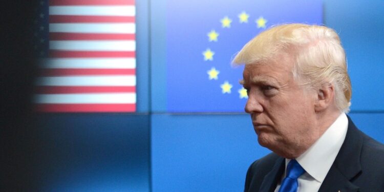 Сделка Трампа с ЕС унизительна для европейцев, заявил Медведев