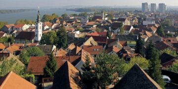 Сербские радикалы пригрозили МВД своими силами убрать баррикады в Земуне