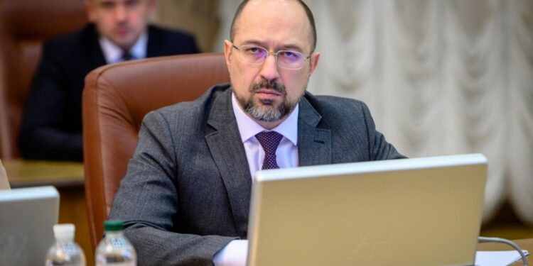 Шмыгаль попросил шесть миллиардов долларов для покрытия дефицита