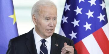 СМИ: экс-глава аппарата Белого дома даст показания о здоровье Байдена