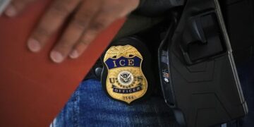 СМИ: нелегалов в США будут искать через медицинские данные