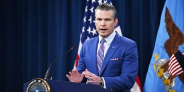 СМИ сообщили подробности решения Хегсета прекратить поставки оружия Украине