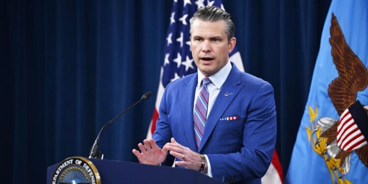 СМИ сообщили подробности решения Хегсета прекратить поставки оружия Украине