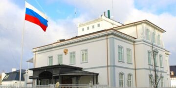 США могут размещать военную инфраструктуру у границ России, заявил дипломат