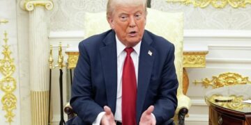 Трамп заявил, что попросил предоставить показания по делу Эпштейна