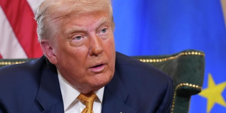 Трамп заявил о мерах против России после истечения срока по Украине