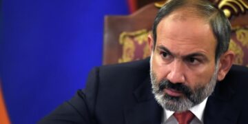 В Армении потребовали возбудить дело против Пашиняна за нападки на церковь